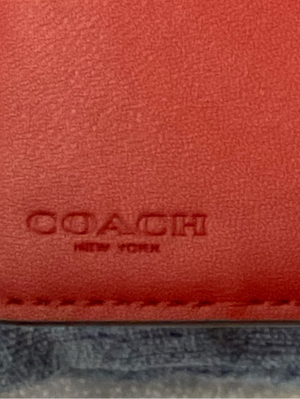 THIS STUNNING Medium Corner Zip Wallet FROM “COACH” In Signature Canvas/Leather! - Picture 3 of 6